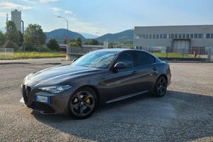 Alfa Romeo Giulia Sprint AT8 190cv