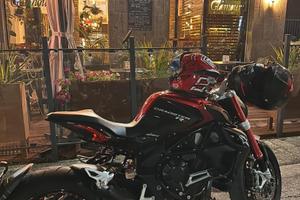 MV AGUSTA BRUTALE DRAGSTER 800RR PLURIACCESSORIATA