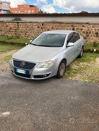 Auto VOLKSWAGEN PASSAT