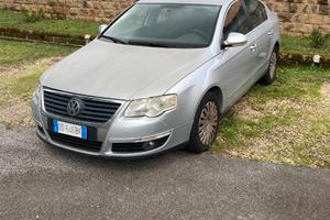Auto VOLKSWAGEN PASSAT