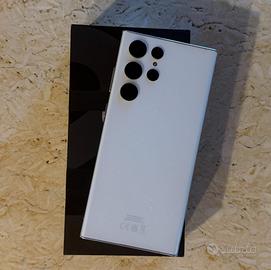 Samsung Galaxy S22 Ultra LEGGERE