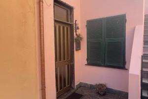 Uscio prima casa con giardino