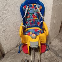 Seggiolino bici con schienale reclinabile