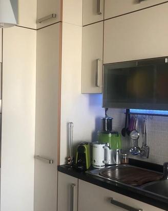 Cucina  modulabile  3 mt lineari + 60 cm colonna