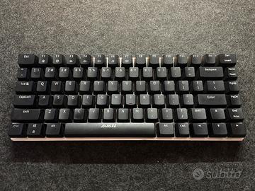 Tastiera meccanica compatta