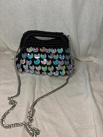 Borsa clutch nera con paillettes argento uncinetto