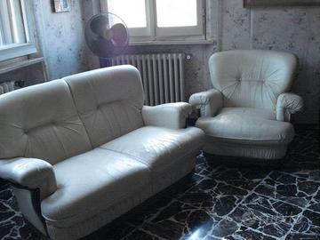 DIVANO A 2 POSTI +2 POLTRONE DI RARA QUALITA'