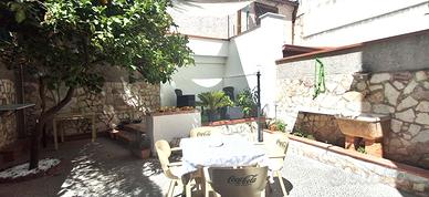 ARREDATO - 2 vani + cucina e spazio esterno -