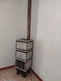 Stufa bergamasca in maiolica