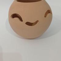 Tre vasetti porta pianta in terra cotta