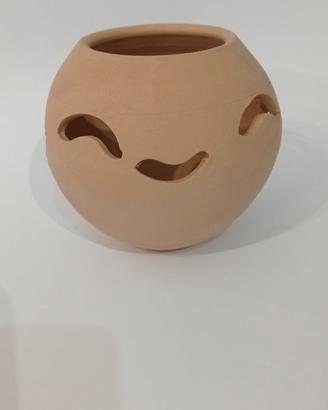 Tre vasetti porta pianta in terra cotta