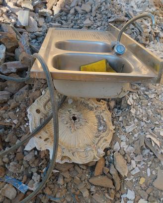 lavabo d'acciaio