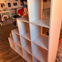 Libreria a cubi bianca