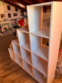 Libreria a cubi bianca