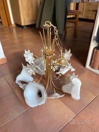 Lampadario con diffusori a fiore