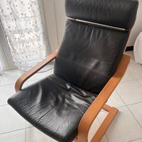 Poltrona Poang Ikea in pelle, struttura in legno