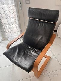 Poltrona Poang Ikea in pelle, struttura in legno