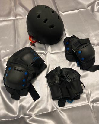 Set decathlon Oxelo protezioni e casco
