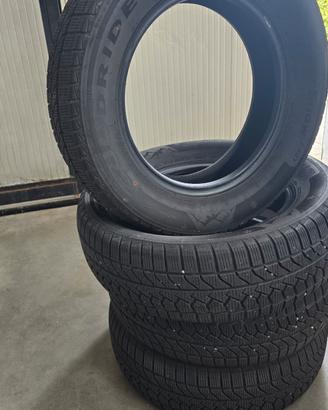 Gomme Invernali Goodride 215/70 R15 98H - Zuper Sn