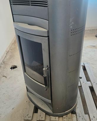 Termostufa a pellet IDRO Edilkamin Karma 16 kW