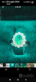 anello con diamanti D color e smeraldo colombiano 