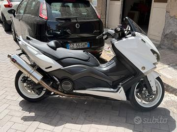 Yamaha tmax 530