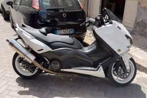 Yamaha tmax 530