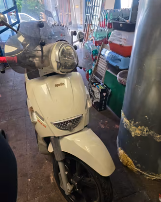 Aprilia scarabeo 300s