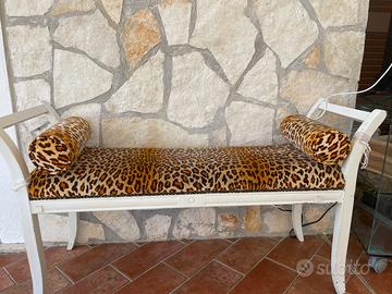 Panca in legno e tessuto