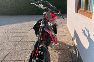 MOTO ENDURO SWM 125
