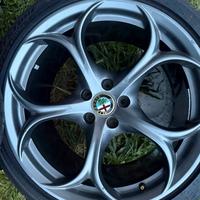 2 cerchi originali AlfaRomeo quadrifoglio