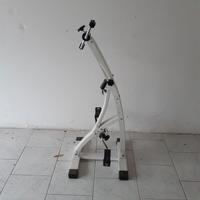 Pedaliera cyclette braccia e gambe