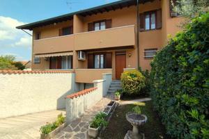 VILLETTA A SCHIERA