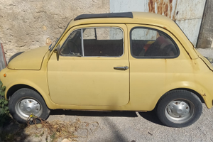 Auto d'epoca Fiat 500 F del 1974