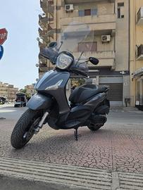 Piaggio Beverly 350