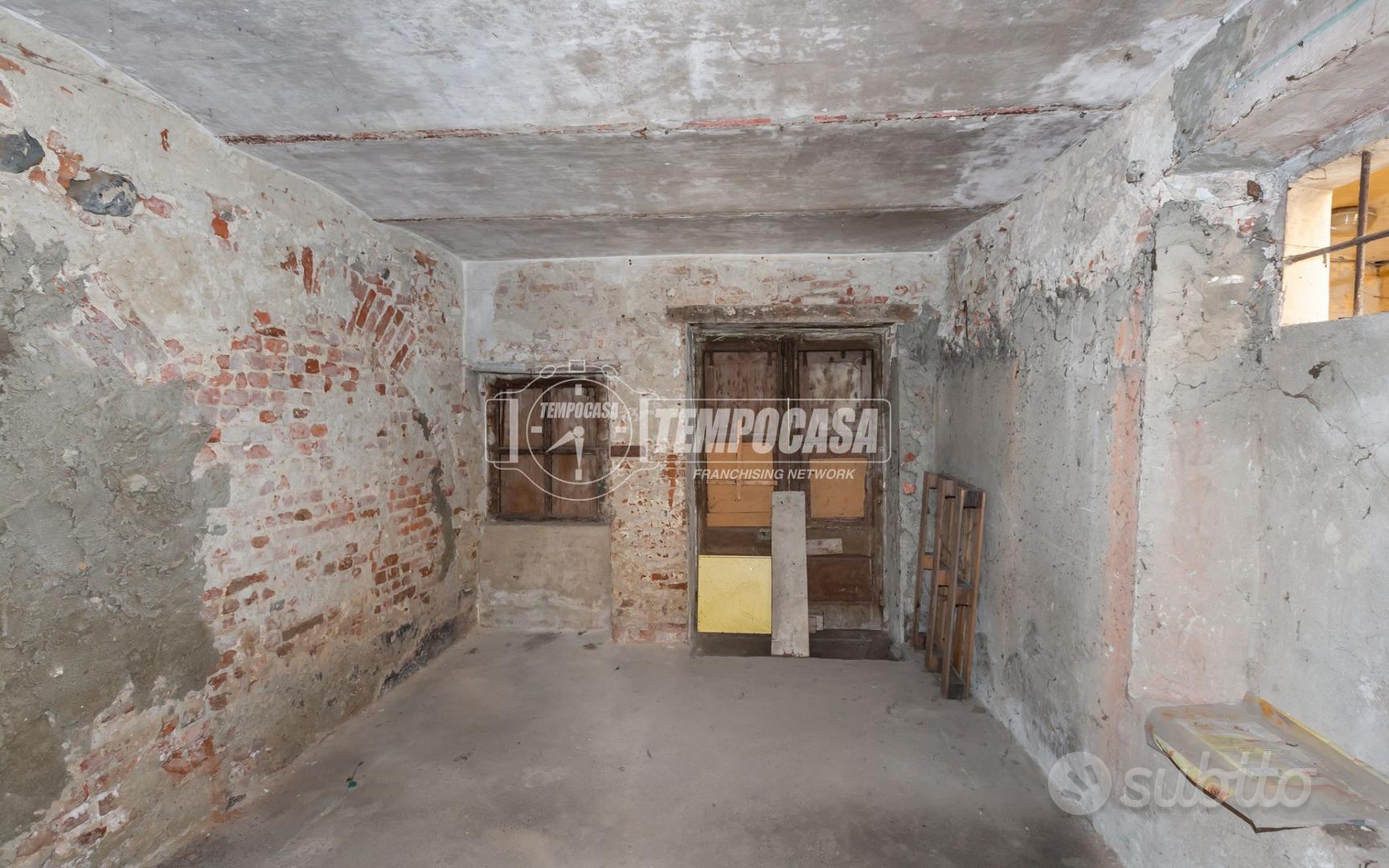 PORZIONE DI CASA, CENTRO PAESE - Altro
