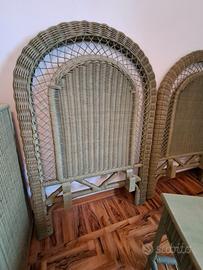 Testate letti singoli,cassettone,comodino.