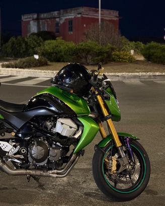 Kawasaki Z750 R (2008) accessoriata e pronta