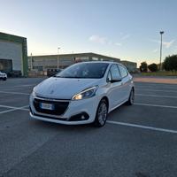 Peugeot 208 PureTech 82 5 porte Allure