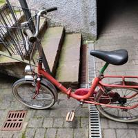 Bici Graziella pieghevole rossa con portapacchi