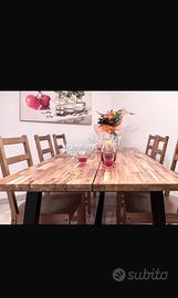 Tavolo in legno con 6 sedie 