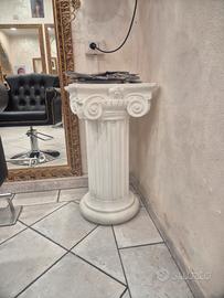 Coppia di colonne decorative in cemento