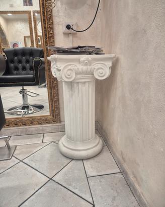 Coppia di colonne decorative in cemento