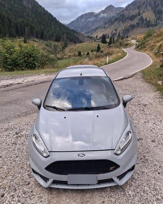  Ford fiesta St200