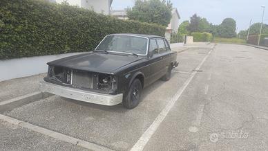 Volvo 244 da restauro 