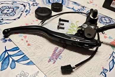 Pompa freno radiale Brembo MCS 19.21 Triumph