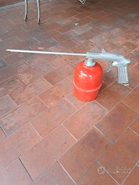 pistola erogatrice con serbatoio