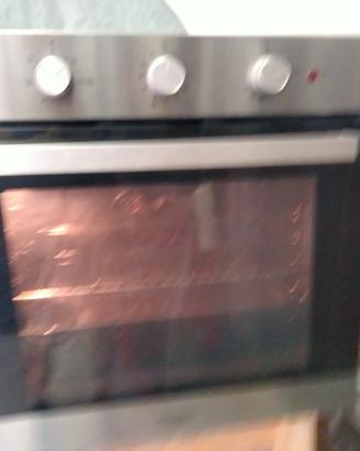Forno elettrico ventilato Ariston a + 60 cm