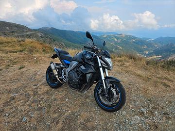 cb 1000 r 