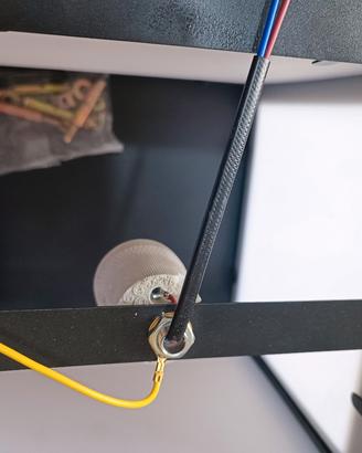 lampada da esterni impermeabile in metallo nera 